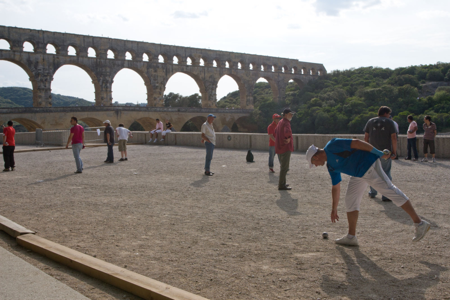 The day we visited the acqueduct, a boules tournament was going on