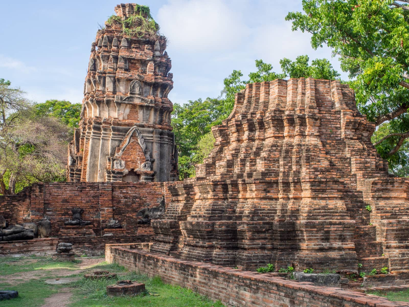 The city was sacked by a Burmese army in 1767. The wooden houses and palaces were burned, leaving only the ruins of brick and stone temples.