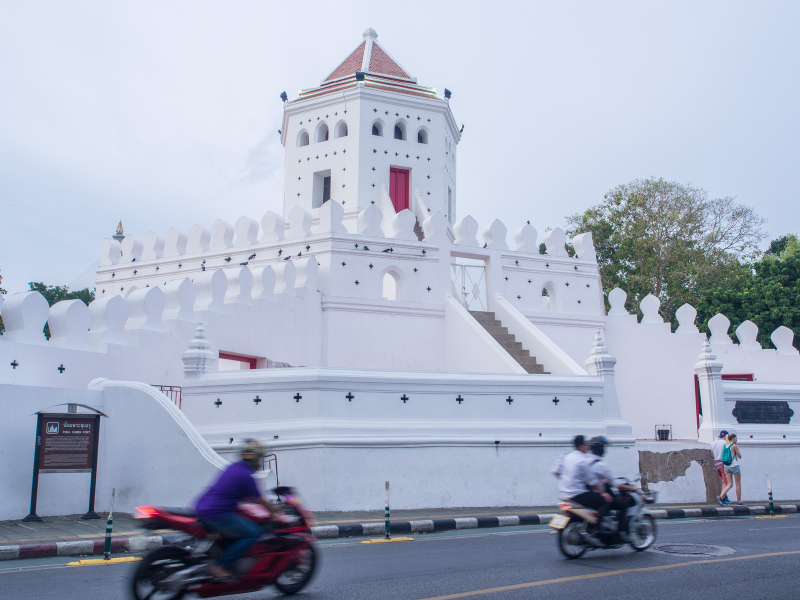 Phra Sumen Fortress, a renovated guardhouse in the 18th-century walls that originally surrounded the oldest part of Bangkok