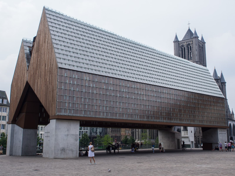 Near the city hall, this modern acoustic pavillion for concerts and lectures is a controversial addition to the old cityscape