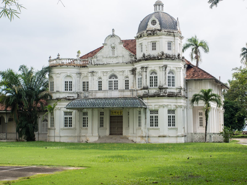 The remains of a grand house (with tennis court) from the early 1900s on Penang's seafront "mansion row"