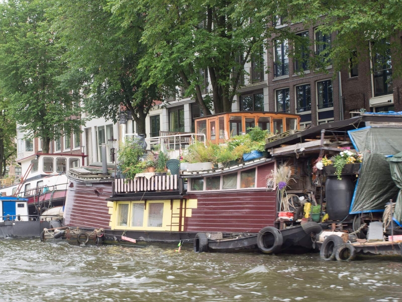 Some of the houseboats look pretty ramshackle