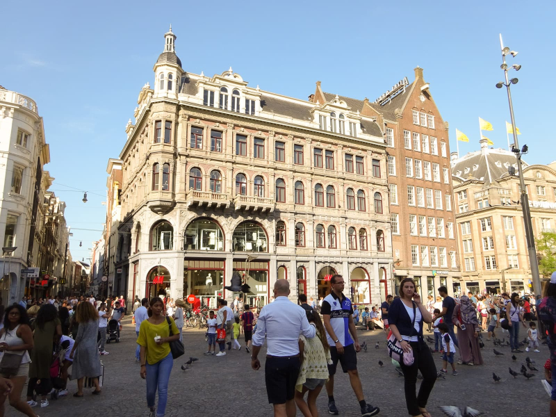 Amsterdam is super crowded with tourists in August, especially (for some reason) with Italians