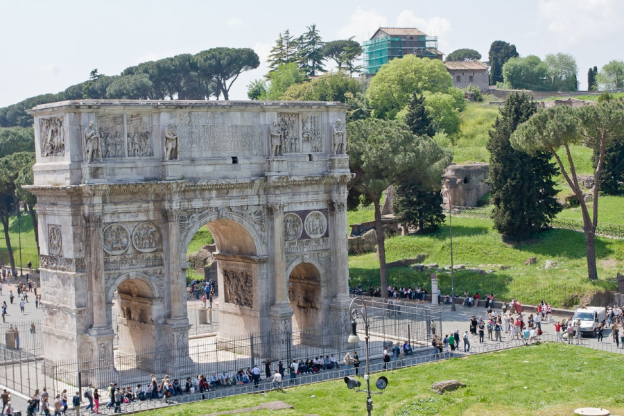 The 4th century AD arch of Constantine