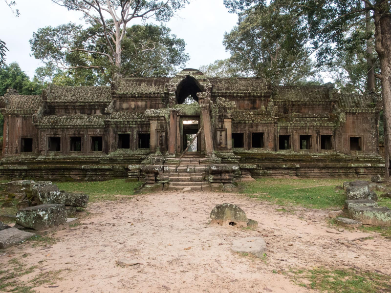 The back door to Angkor Wat (the east gatehouse in the city wall) was deserted at 6 a.m.!