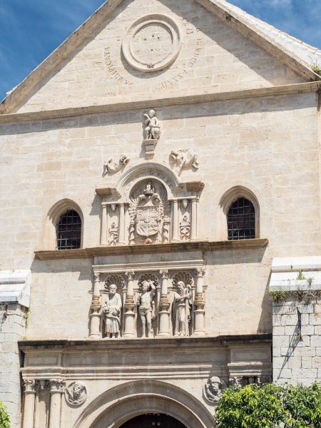 Church fronts are very plain in Antequera; this is one of the most decorated ones