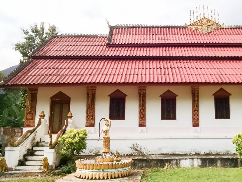The wat was rebuilt after being destroyed by American bombs in the 1970s