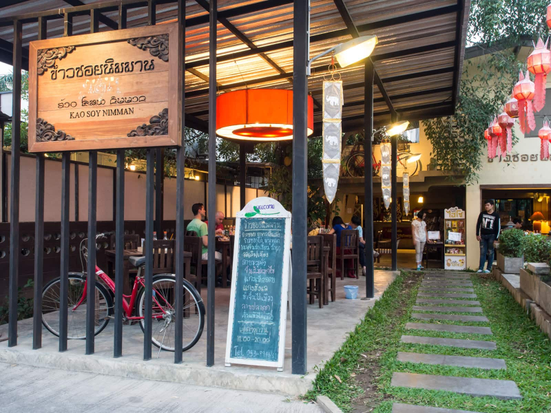 This restaurant, where we ate at least every other day, makes a Chiang Mai speciality: kao soy