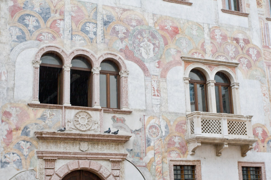 Trento was known for its Venetian-style houses with painted facades, traces of which remain