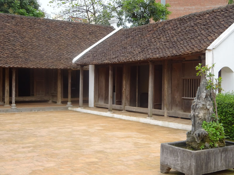 On its grounds, the museum displays traditional rural houses from many of Vietnam's ethnic groups. This was the home of a prosperous Viet family in the 19th century.