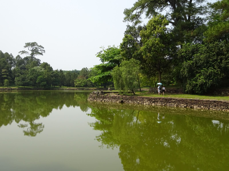 Late in his life, the emporer liked to stroll around this artificial lake when he visited  the tomb site to surpervise its construction