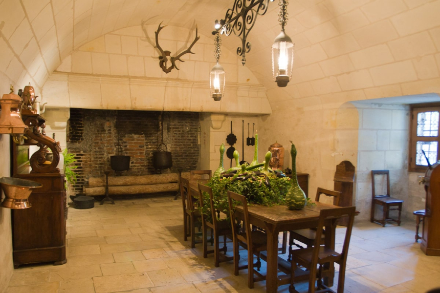 The kitchens are located in the stone pillars between the arches