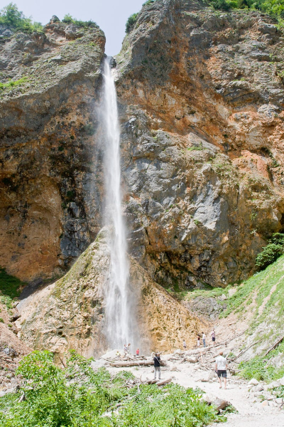 Rinka waterfall seen from the bottom