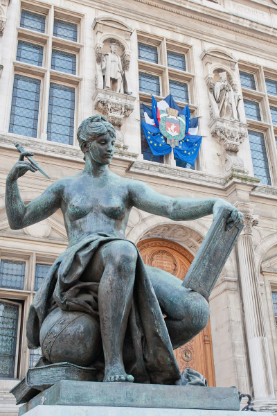 A statue outside the Hotel de Ville