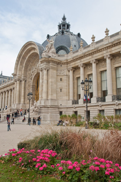The Petit Palais, built for the Universal Exposition of 1900