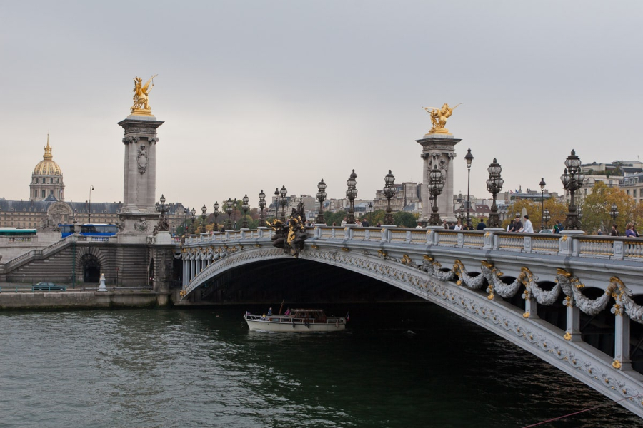 The wonderfully Art Nouveau Alexander III Bridge
