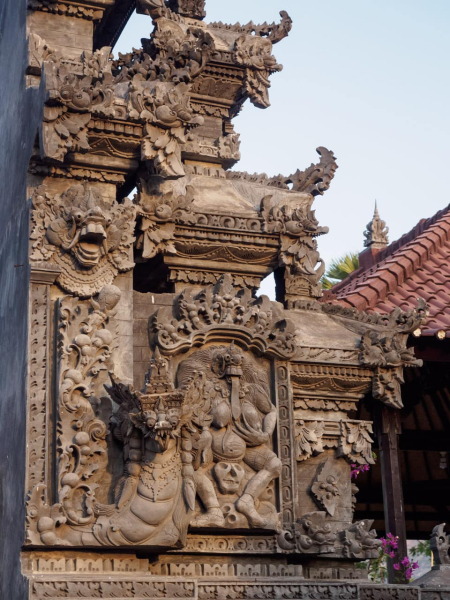 Scary demons carved on the gate of the beach temple (whether to appease or to scare off evil spirits we don't know)