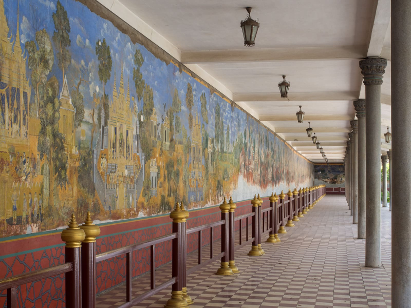 A huge arcade around part of the palace grounds is decorated with murals from 1903 depicting scenes from the Hindu epic the Ramayana