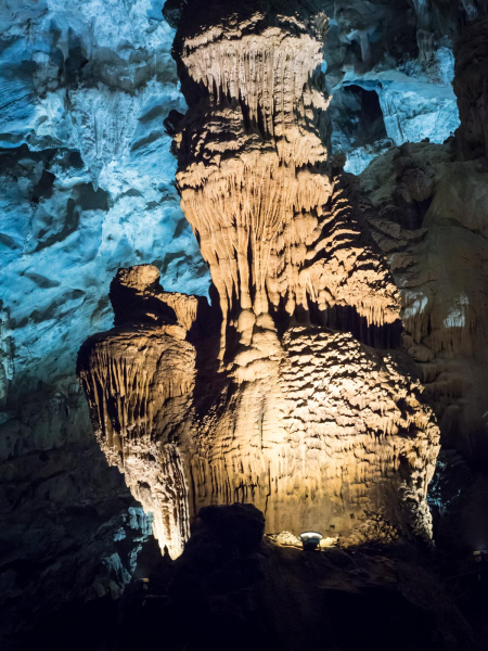 Formations in the giant cave are spotlighted to show their features (but not so much as to look garish or distracting)