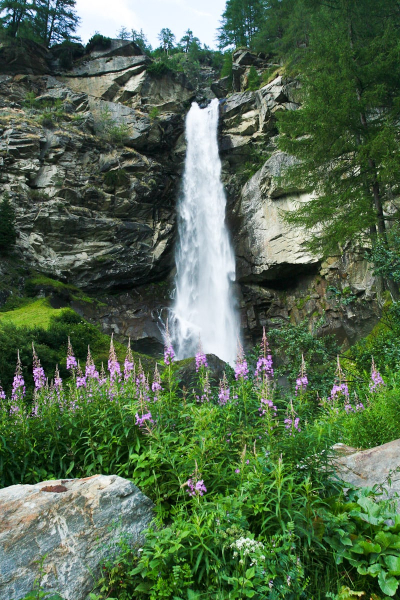 A pretty waterfall in Saas Balen