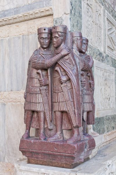 A statue of four kings in porphyry stone brought from the Middle East